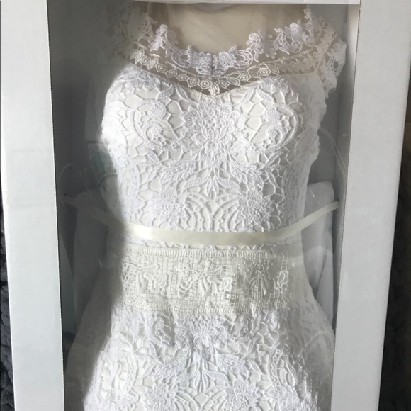 Wedding Dress - Picture 6 of 8